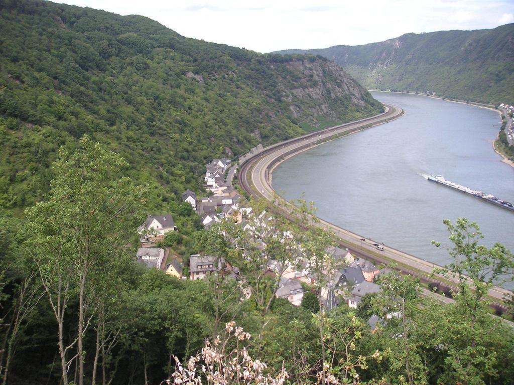 Gasthaus Zum Rebstock Hirzenach Exteriör bild